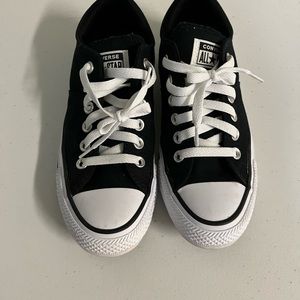 Converse - Womens 6.5